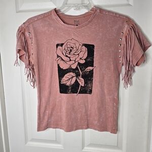 Social Scene Dusty Rose short sleeve womens Graphic Fringe‎ Tee XS